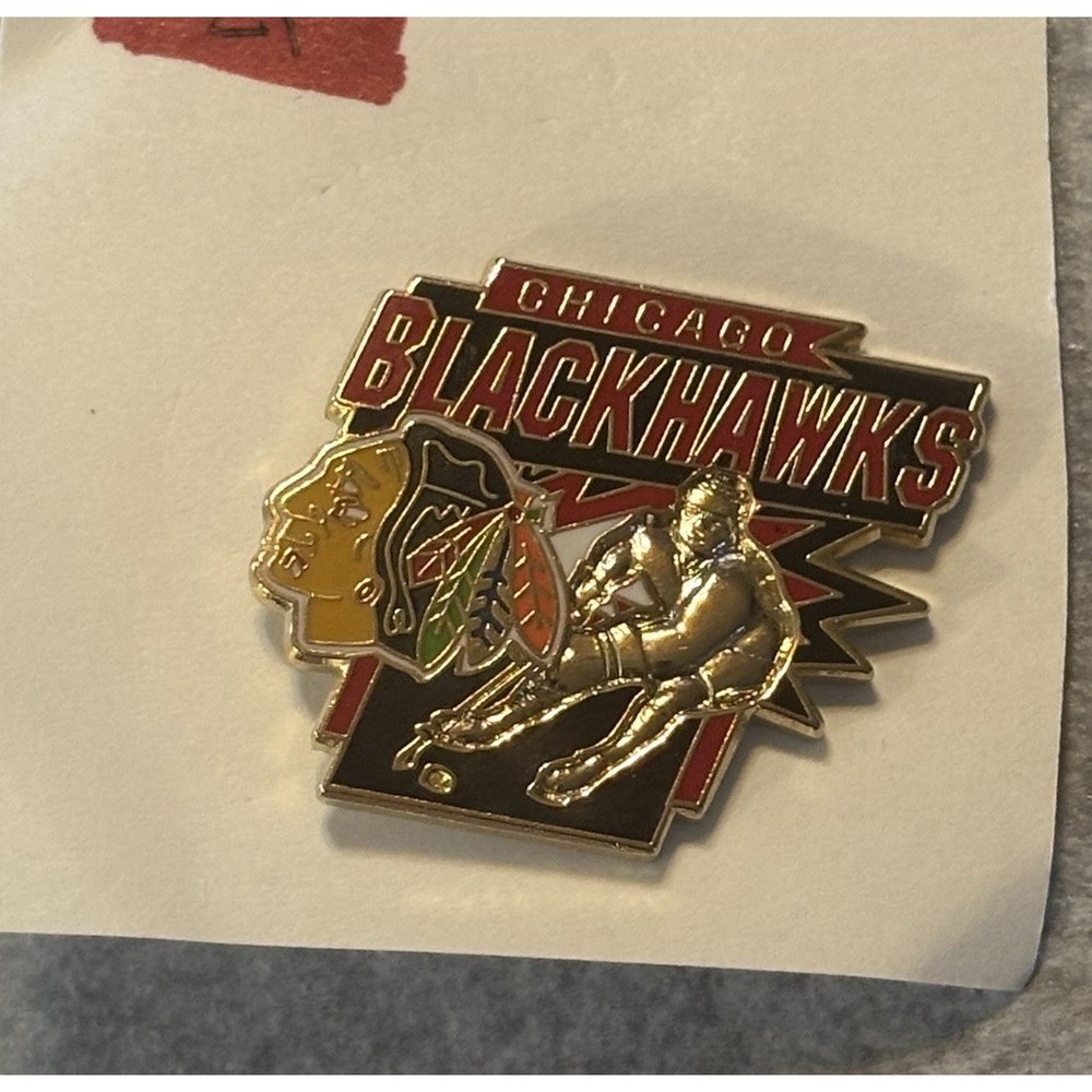 Vintage Chicago Blackhawks Logo Hockey pin Flash Player NHL 90s CCM